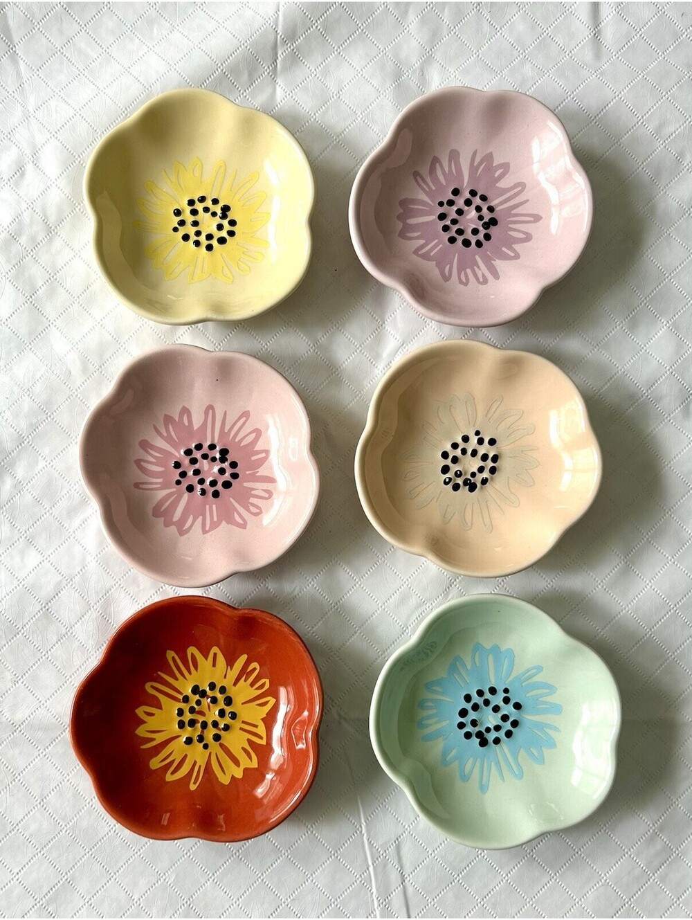 Box of 6 Now Designs By Danica Poppy Flower Shaped Pinch Bowls 3.5 Inches